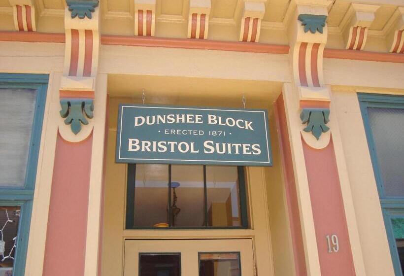 فندق صغير Bristol Suites