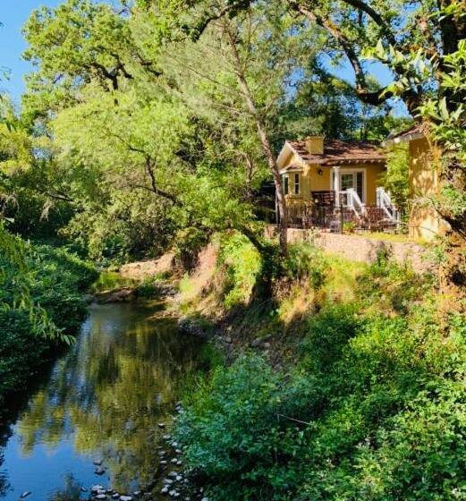 호스텔 Glen Ellen Inn Secret Cottages