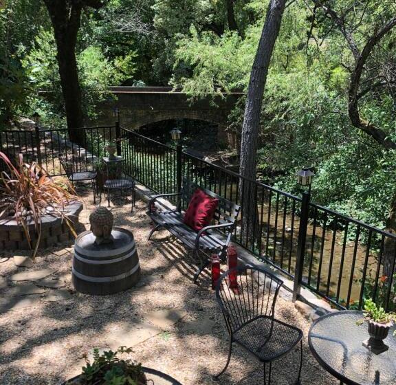 호스텔 Glen Ellen Inn Secret Cottages