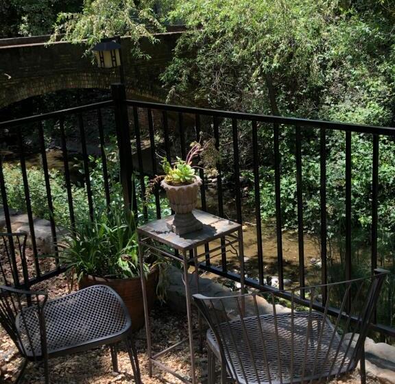 호스텔 Glen Ellen Inn Secret Cottages