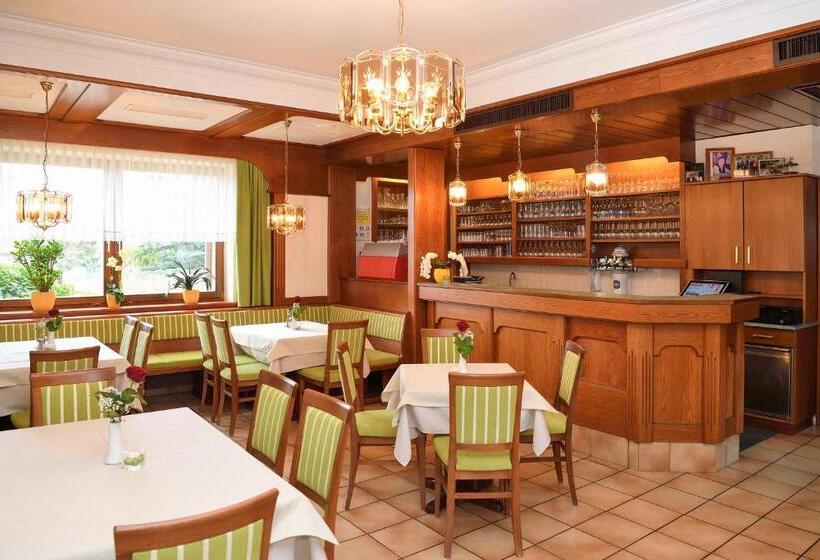 ユースホステル Schwanbergerstüberl