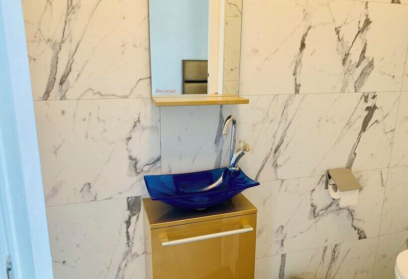 ホテル Des Voyageurs