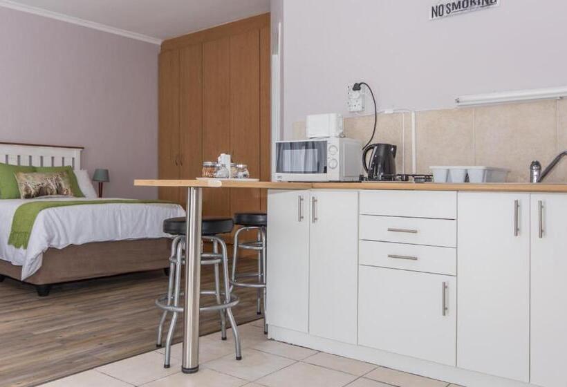 بنسيون 10 Windell Self Catering Accommodation