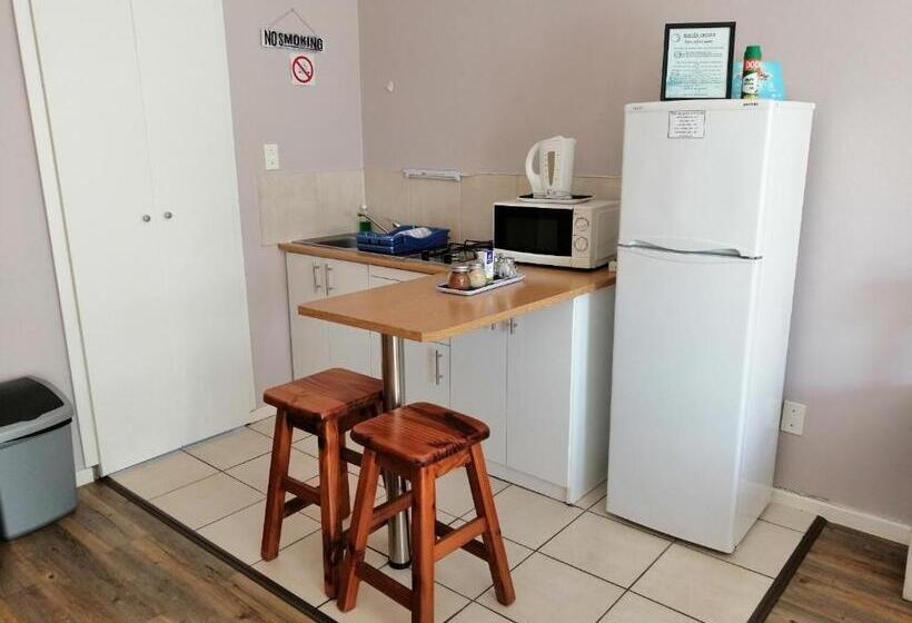 بنسيون 10 Windell Self Catering Accommodation