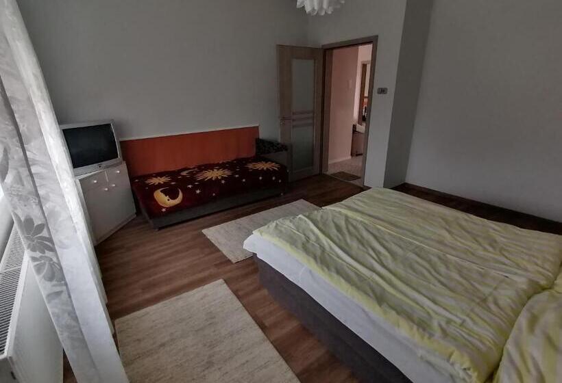 펜션 Apátságúti Vendégház