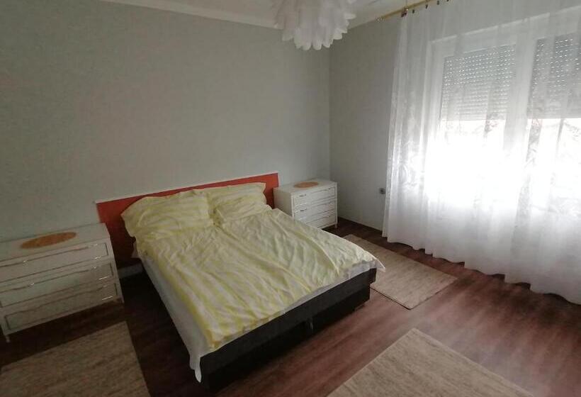 بنسيون Apátságúti Vendégház