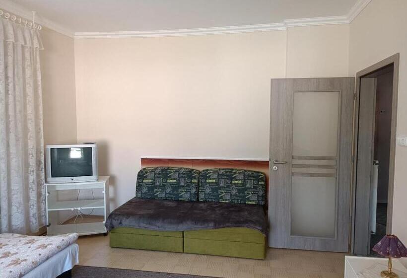 펜션 Apátságúti Vendégház