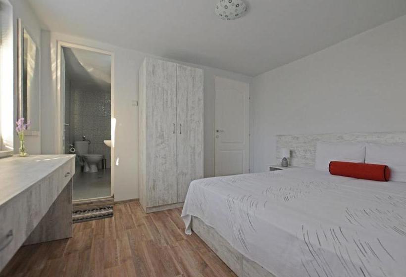 膳宿费 Bistra Guest Rooms