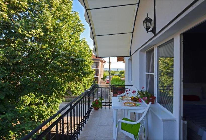 膳宿费 Bistra Guest Rooms