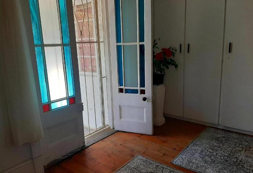 פנסיון Cathy's Guest House