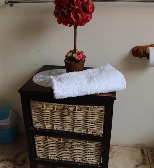 פנסיון Cathy's Guest House