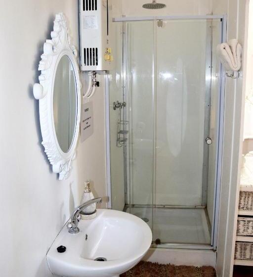 פנסיון Cathy's Guest House