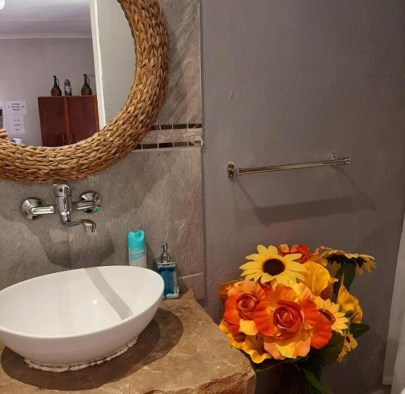 פנסיון Cathy's Guest House