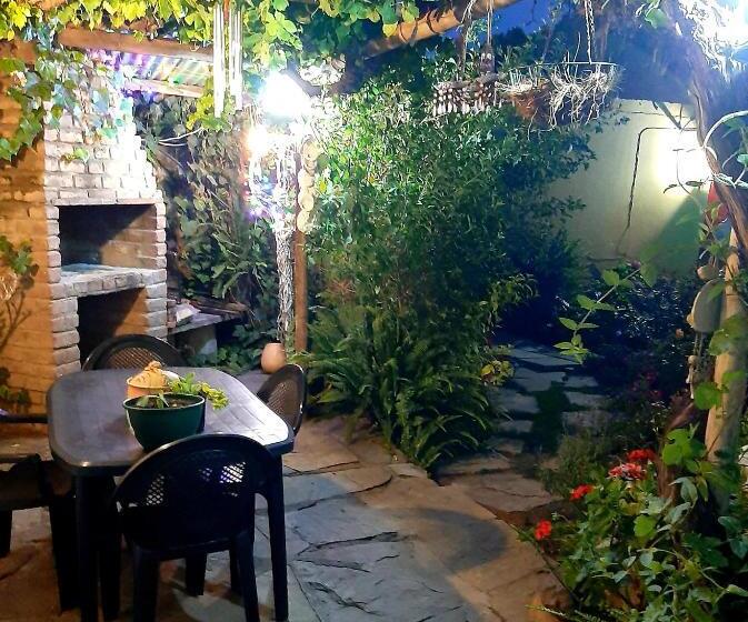 פנסיון Cathy's Guest House