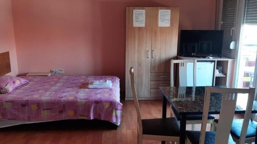 פנסיון Guest House Trajkovic