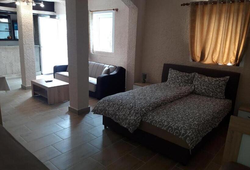 پانسیون Kazablanka Rooms Aerodrom