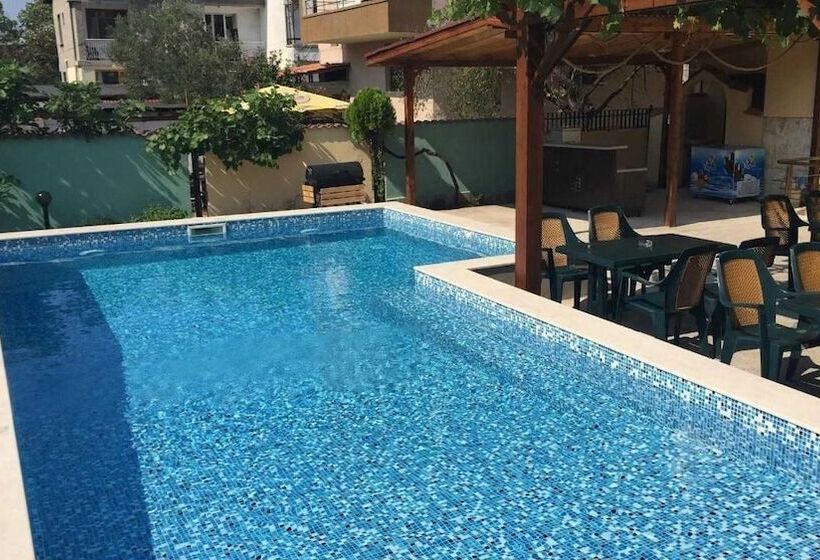 بنسيون Paradise Chernomorets