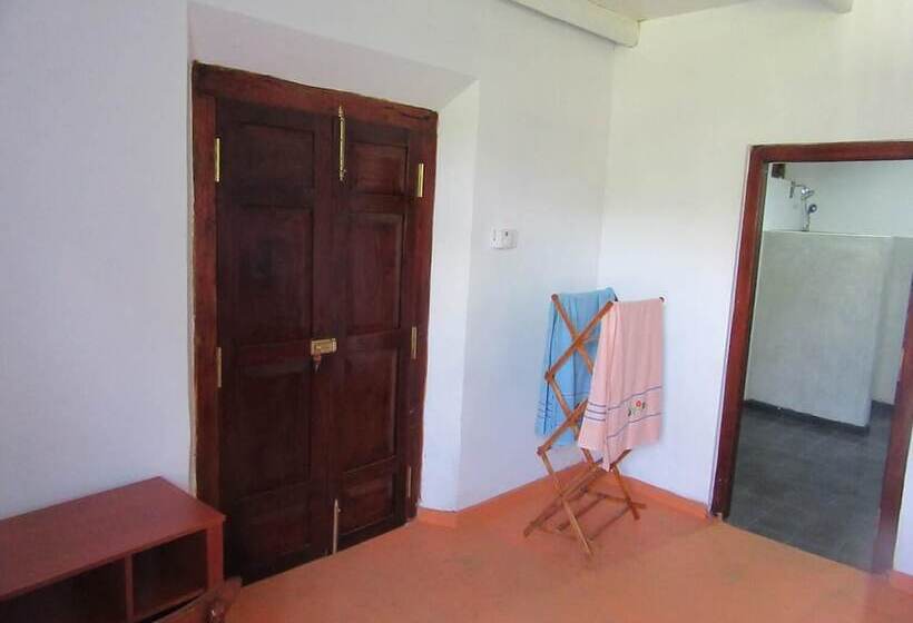 פנסיון The Colonial Villa