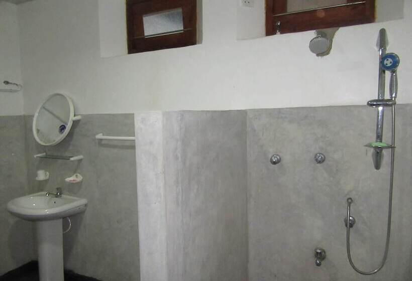 פנסיון The Colonial Villa