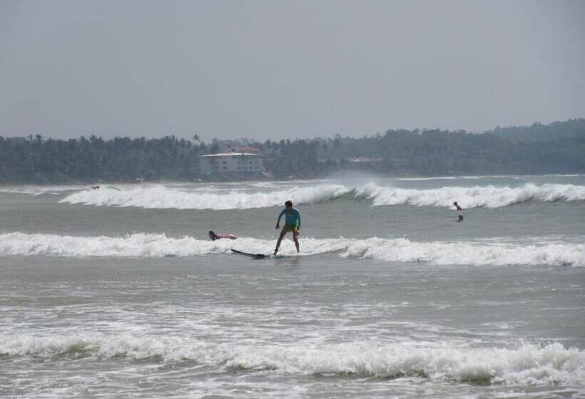 פנסיון The Colonial Villa