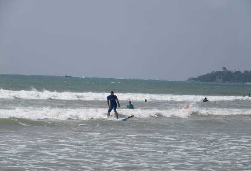 פנסיון The Colonial Villa