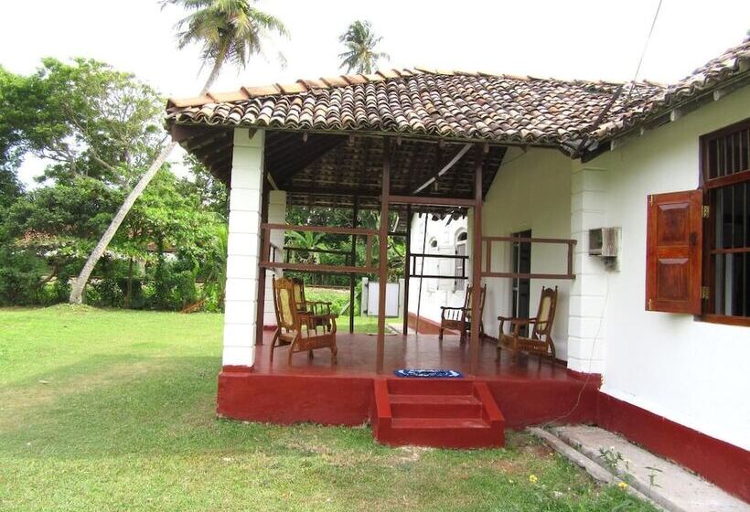 פנסיון The Colonial Villa