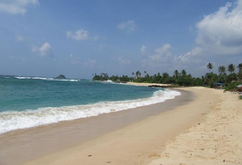 פנסיון The Colonial Villa