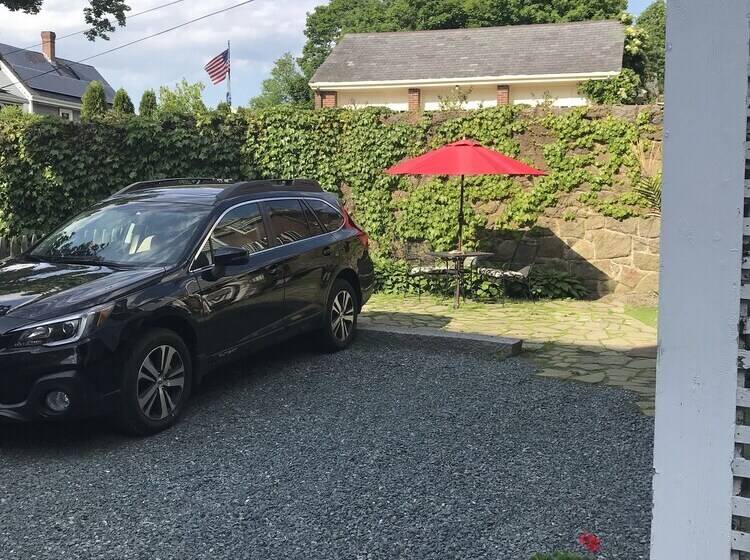 بنسيون The Julietta House