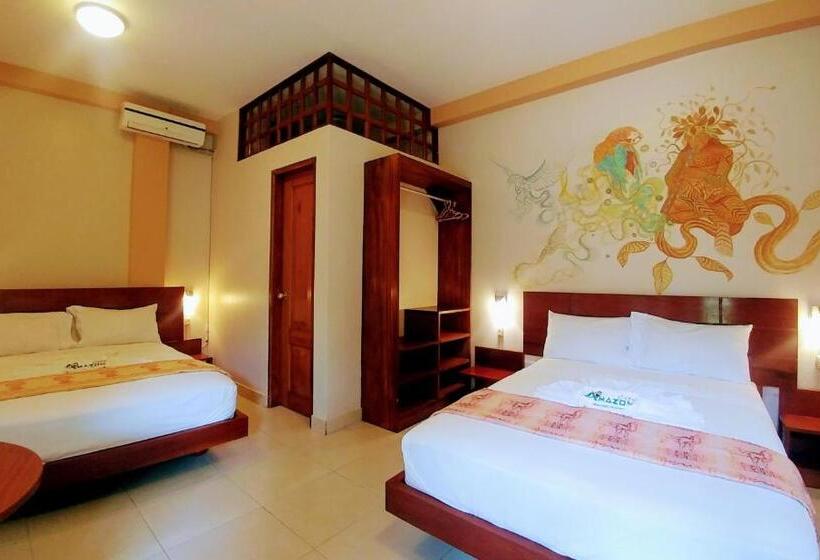 הוסטל Amazon City