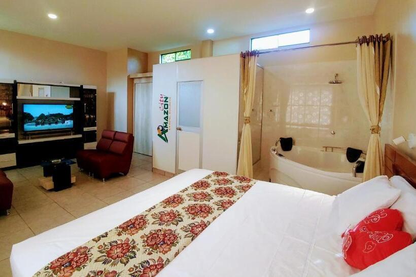 הוסטל Amazon City