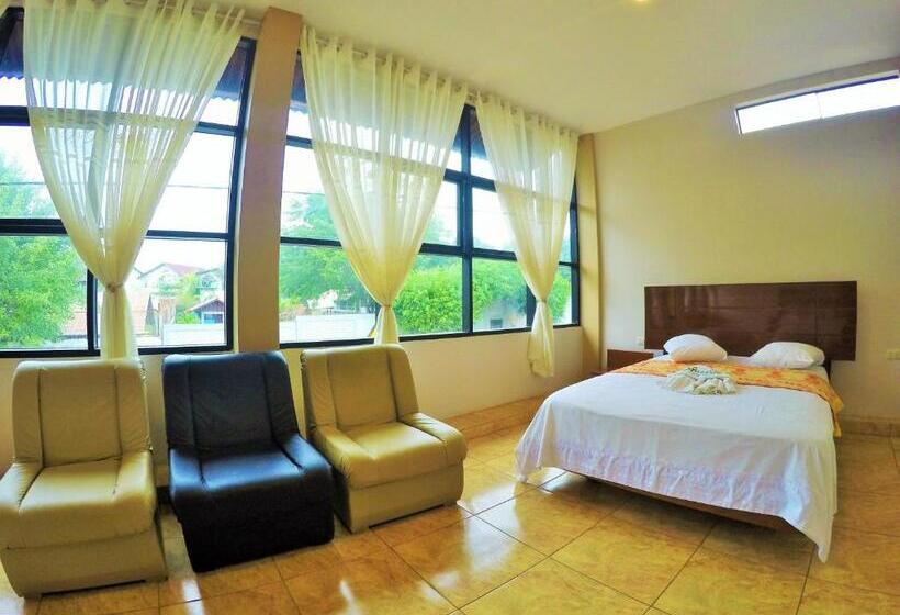 הוסטל Amazon City