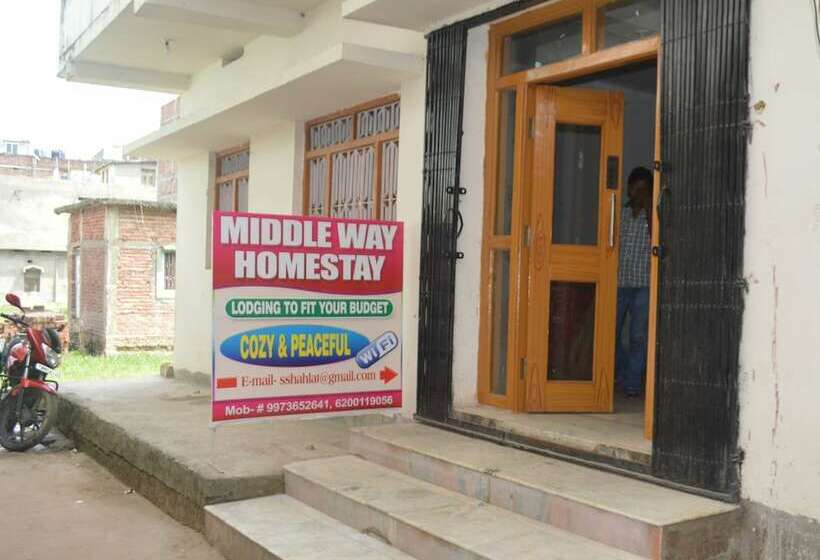 הוסטל Middle Way Home Stay