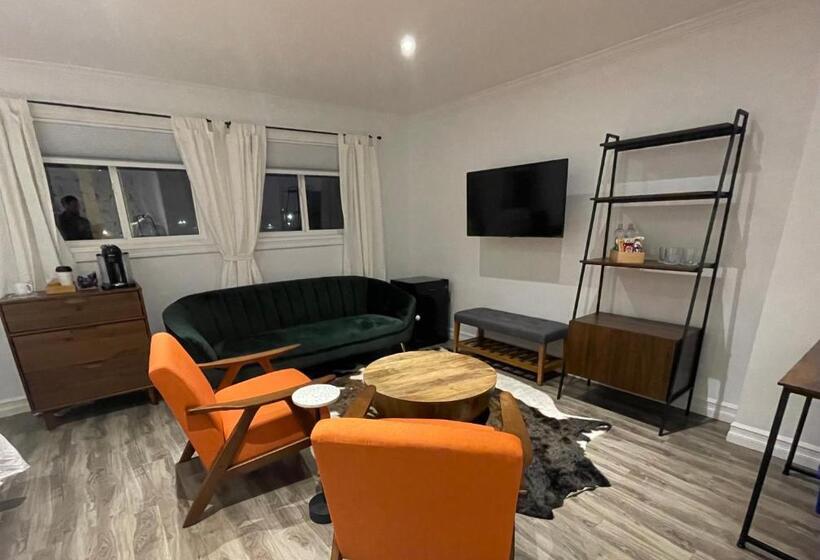 ユースホステル The Archie & Isidore