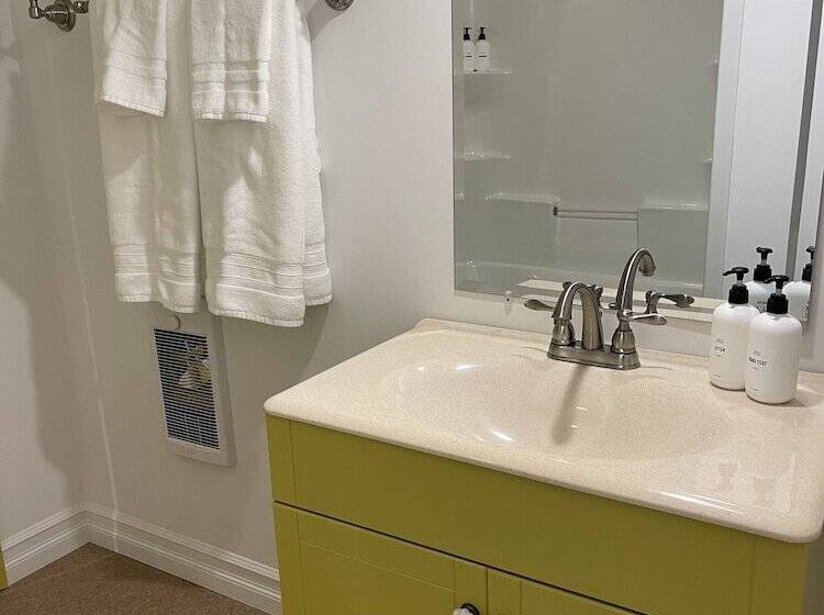 ユースホステル The Archie & Isidore