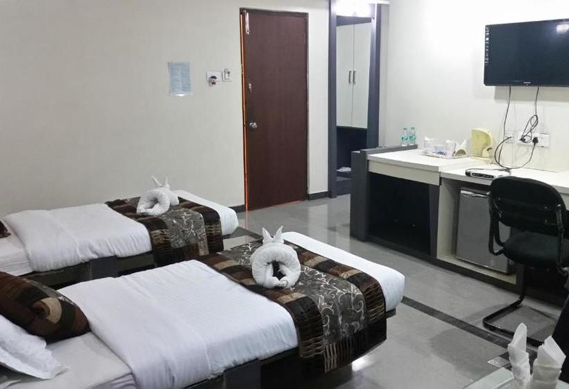 هاستل Vora Corporate Inn