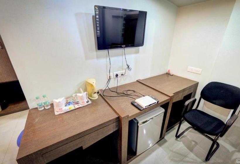 هاستل Vora Corporate Inn