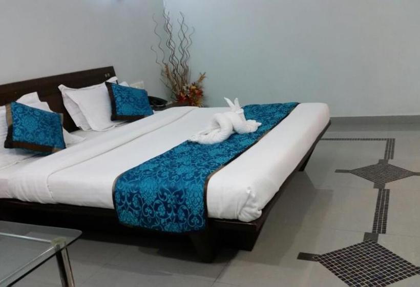 هاستل Vora Corporate Inn