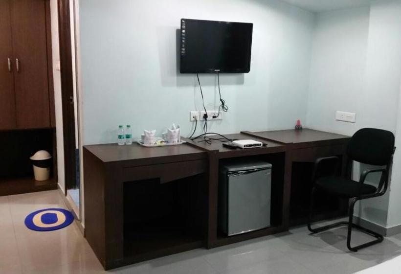 هاستل Vora Corporate Inn