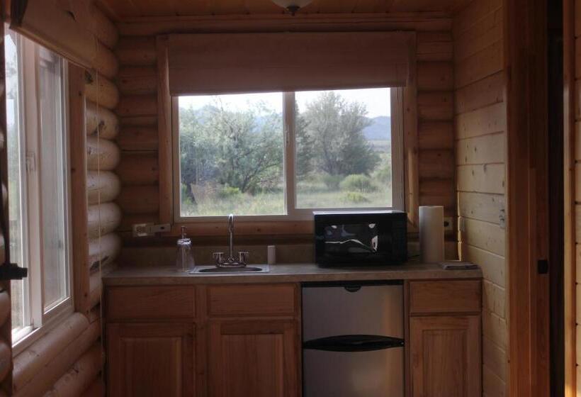 فندق Sevier River Ranch & Cattle Company