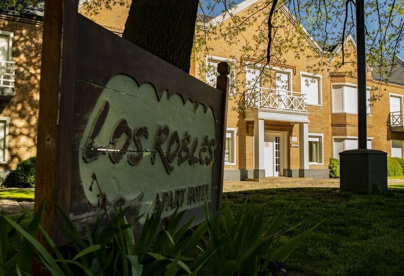 Los Robles Apart