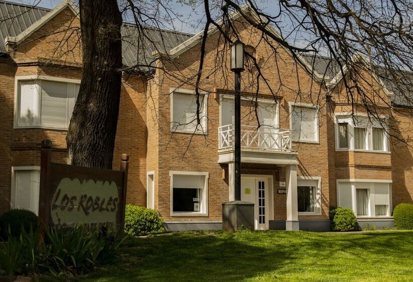 Los Robles Apart