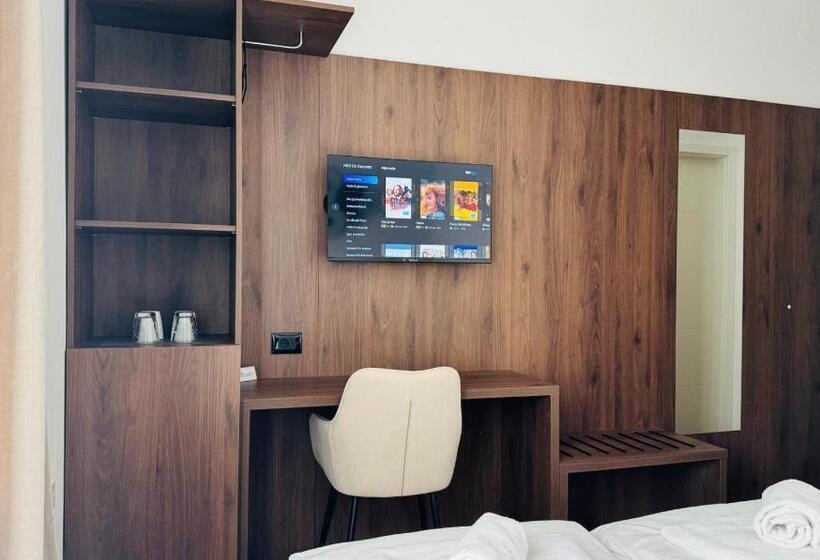 پانسیون Apartments & Rooms Artemus Belveder