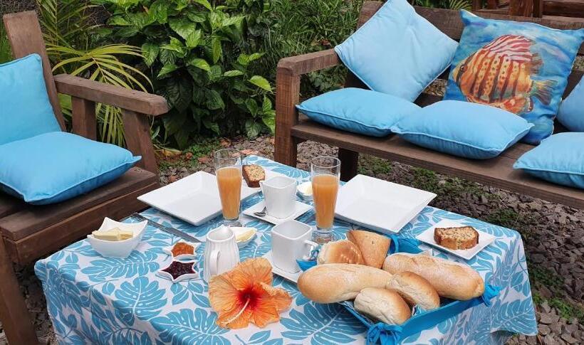 بنسيون & Apartments Chez Hiva