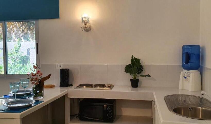 بنسيون & Apartments Chez Hiva