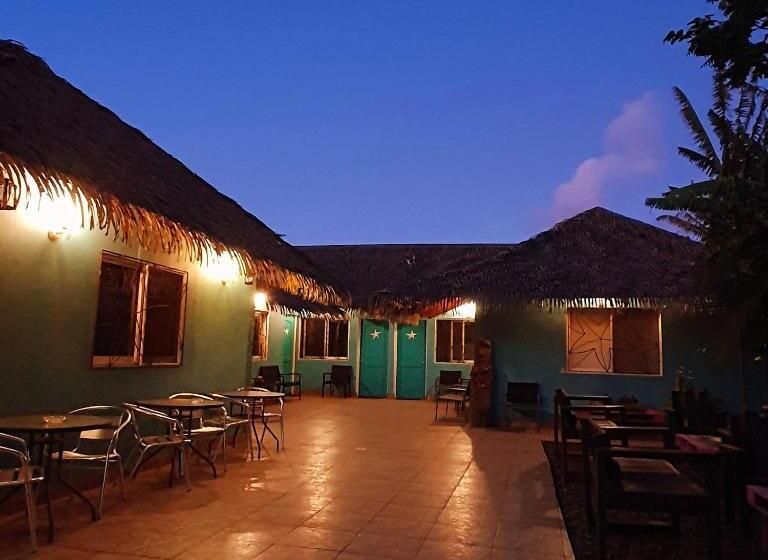 بنسيون & Apartments Chez Hiva