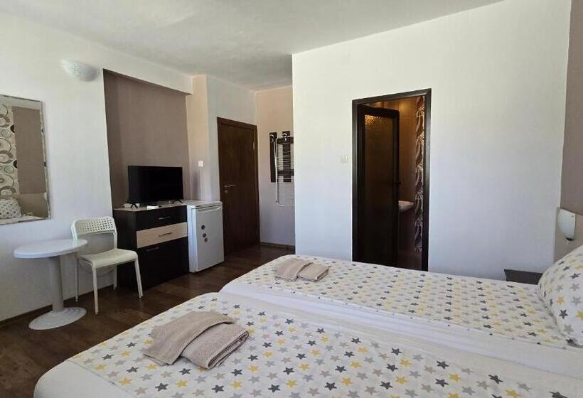 פנסיון Estreya