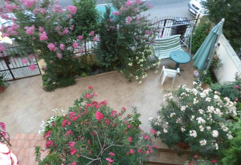 פנסיון Guest House Stoyanovi