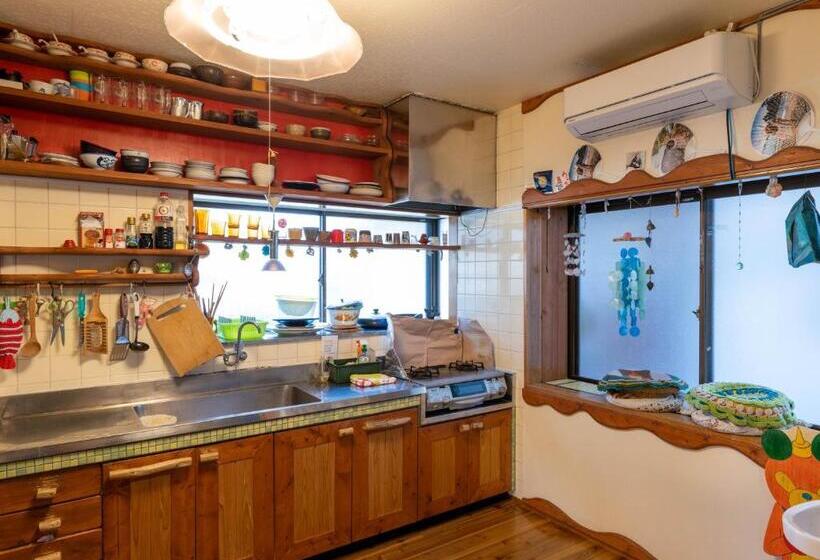 بنسيون Katsuo Guest House