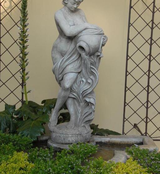 פנסיון Longtom Farm Guesthouse