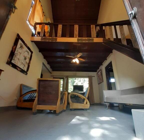 פנסיון Puri Kutat Lestari